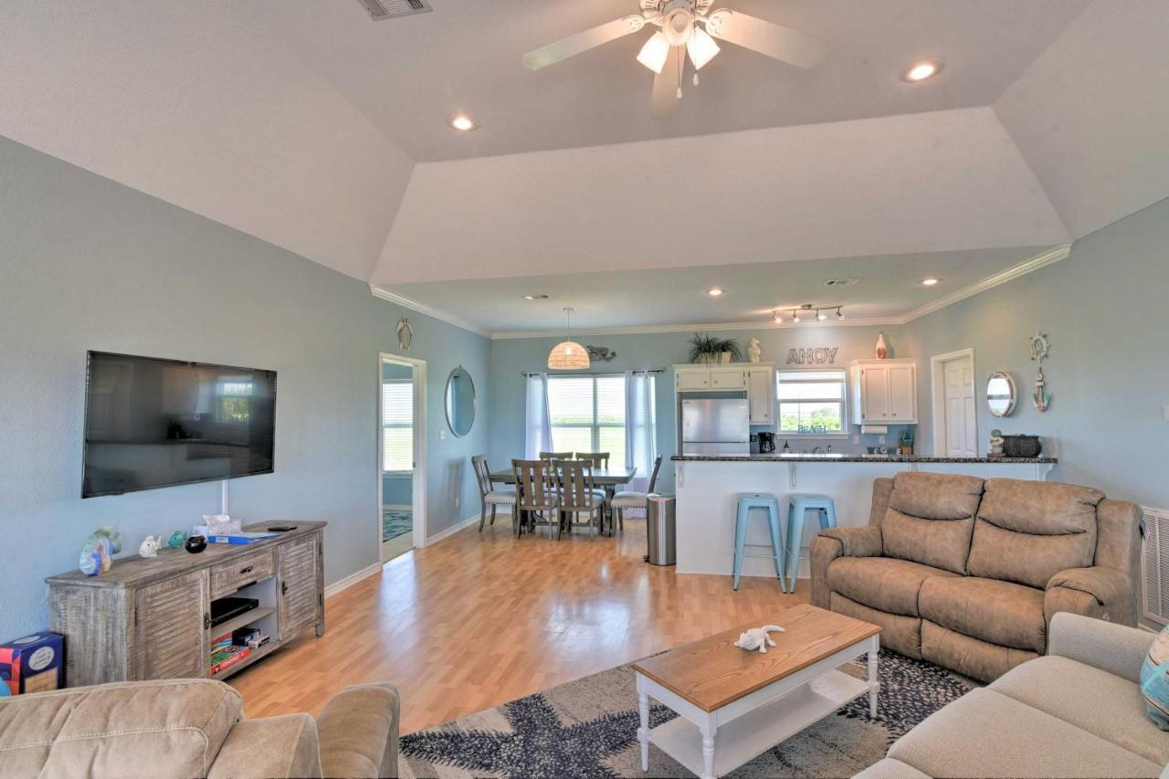 Вилла Bright Crystal Beach House, Walk To Coast! Bolivar Peninsula Экстерьер фото