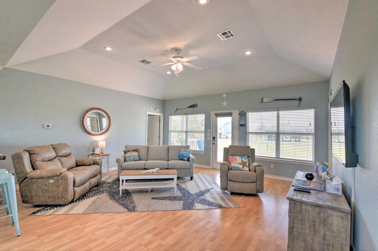 Вилла Bright Crystal Beach House, Walk To Coast! Bolivar Peninsula Экстерьер фото