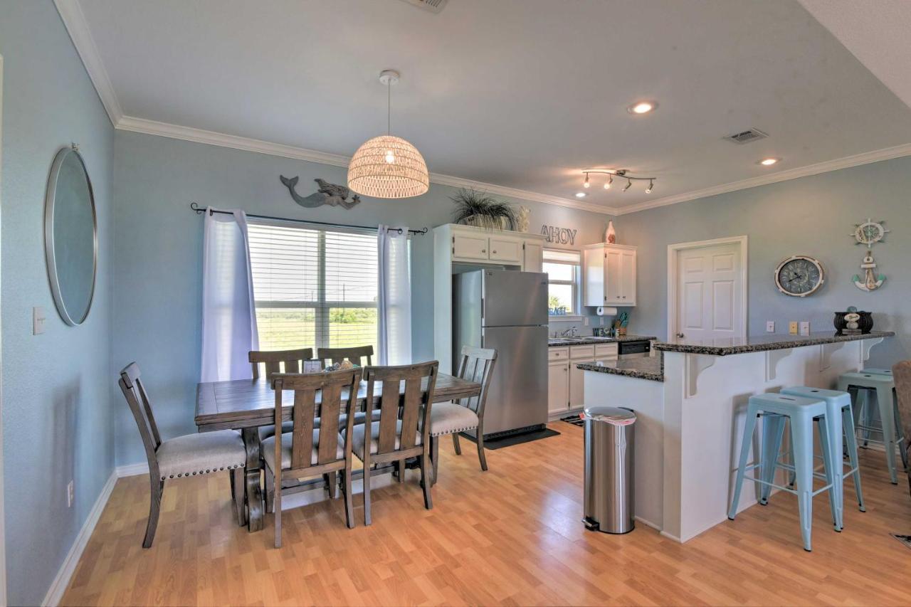 Вилла Bright Crystal Beach House, Walk To Coast! Bolivar Peninsula Экстерьер фото